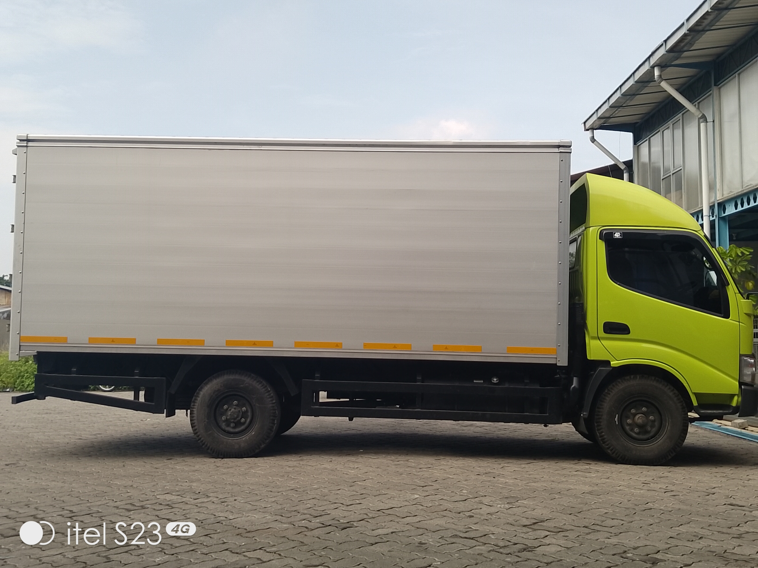 Hino Dutro Box Alumunium